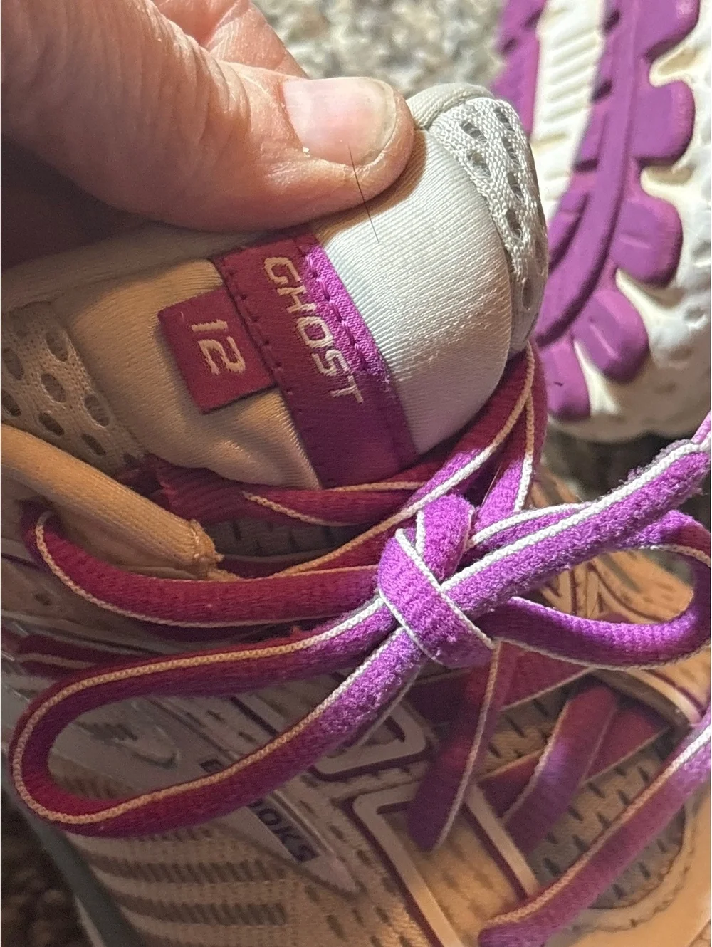 Brooks Ghost 12 Running Shoes White and Purple Size 8